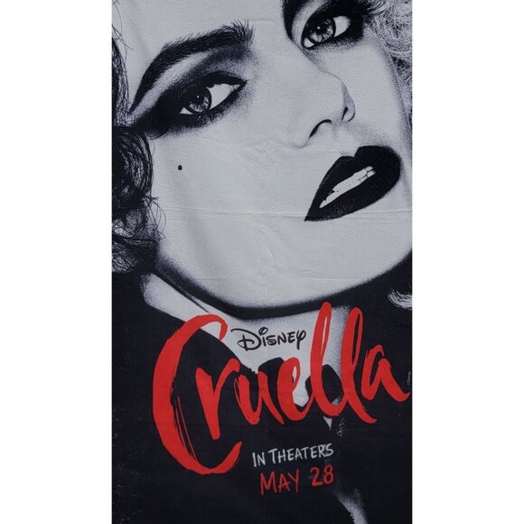 New Disney Cruella Beach Towel from the Movies Release - Picture 3 of 5